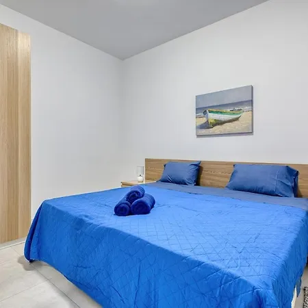 Calm 2br Flat Fast Wifi Garden View