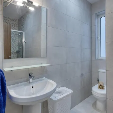 شقة Calm 2br Flat Fast Wifi Garden View *